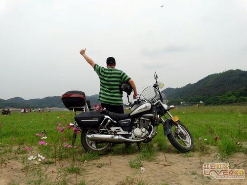 国产摩托车帅哥视频在线,驾驭激情，驰骋赛道